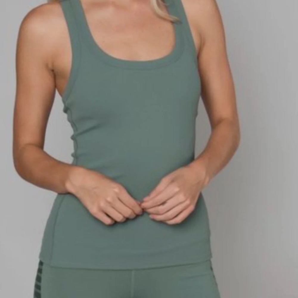 Alo Yoga Tank